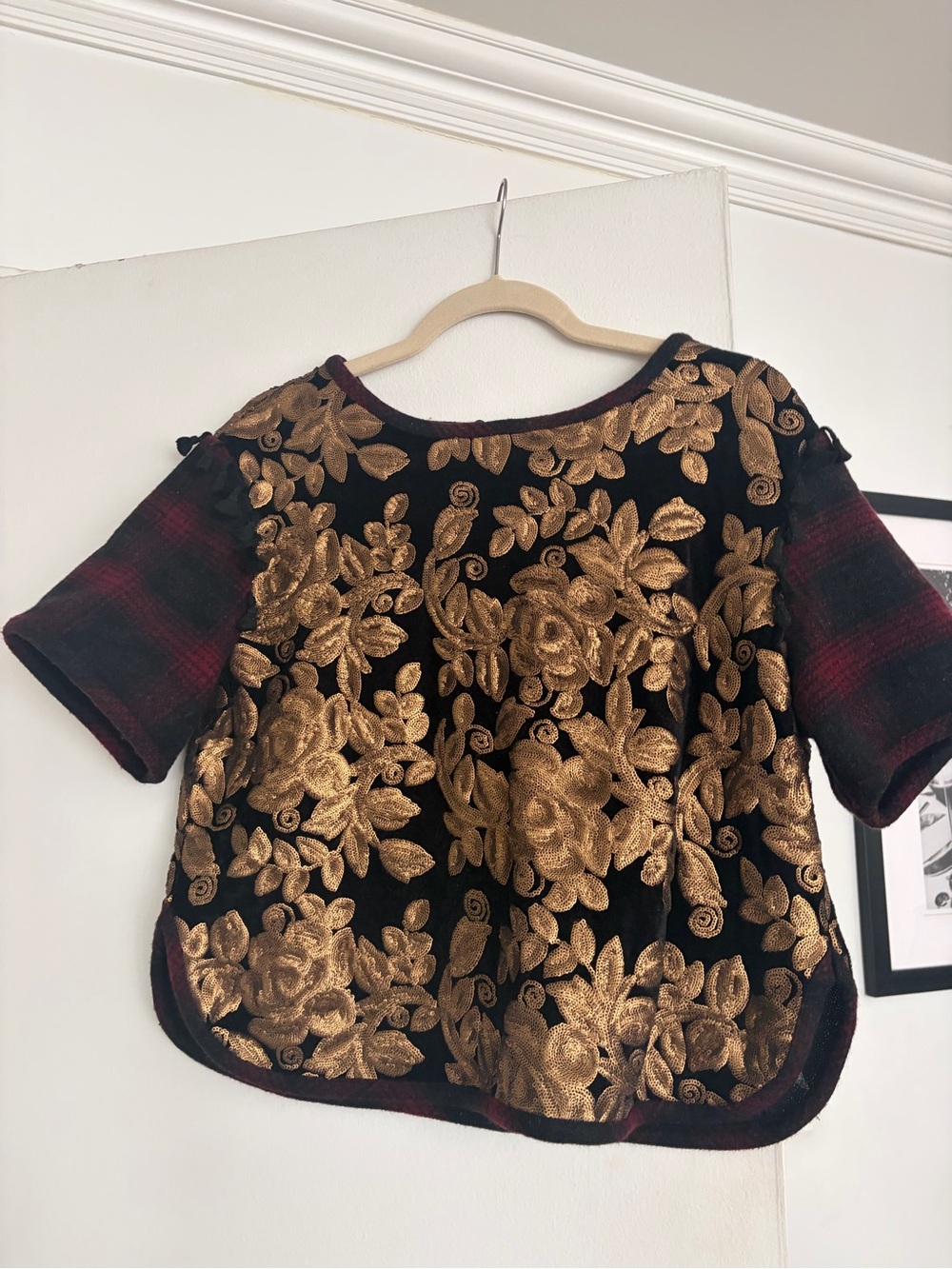 LOVE Binetti Gold Floral Embellished Black Velvet Top size small NWOT